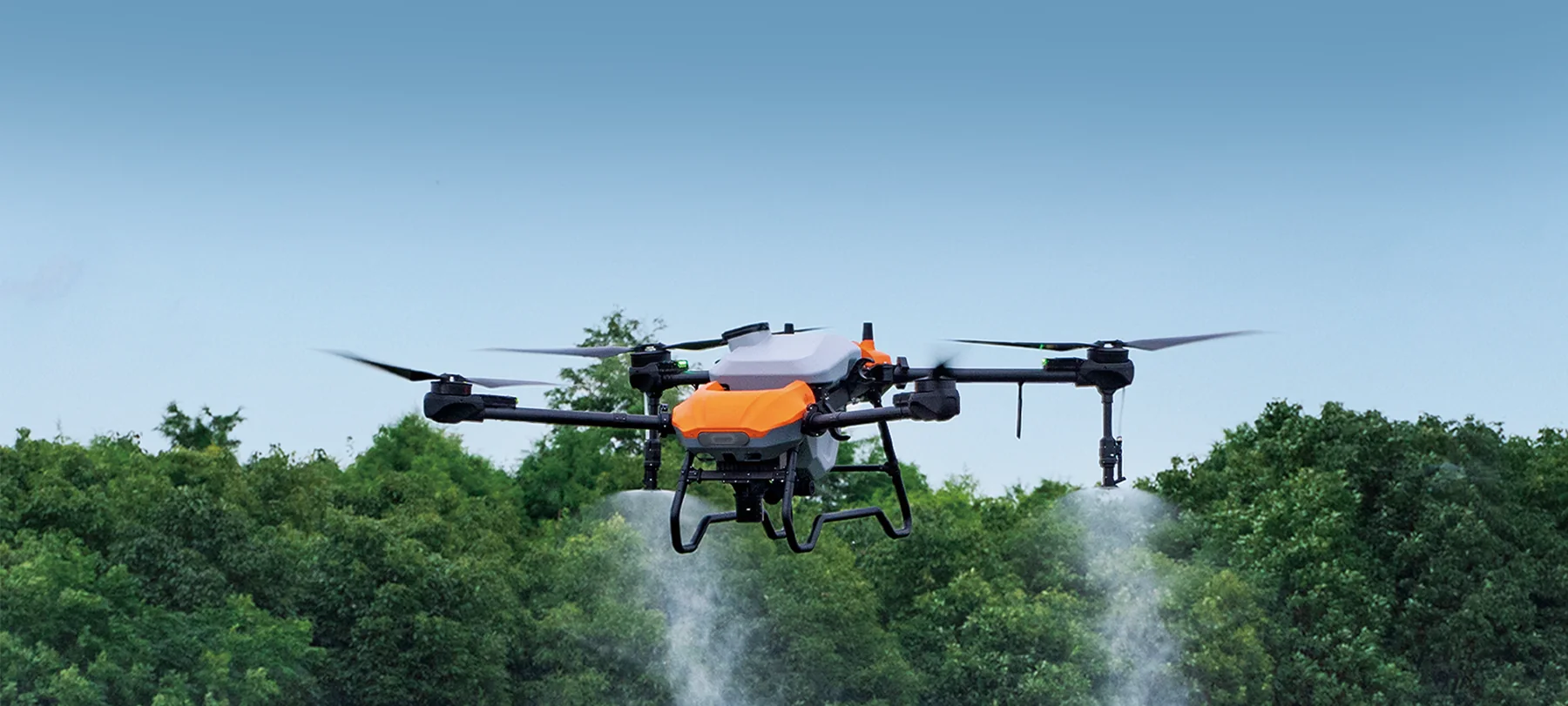 HD580 agricultural drone spraying crops